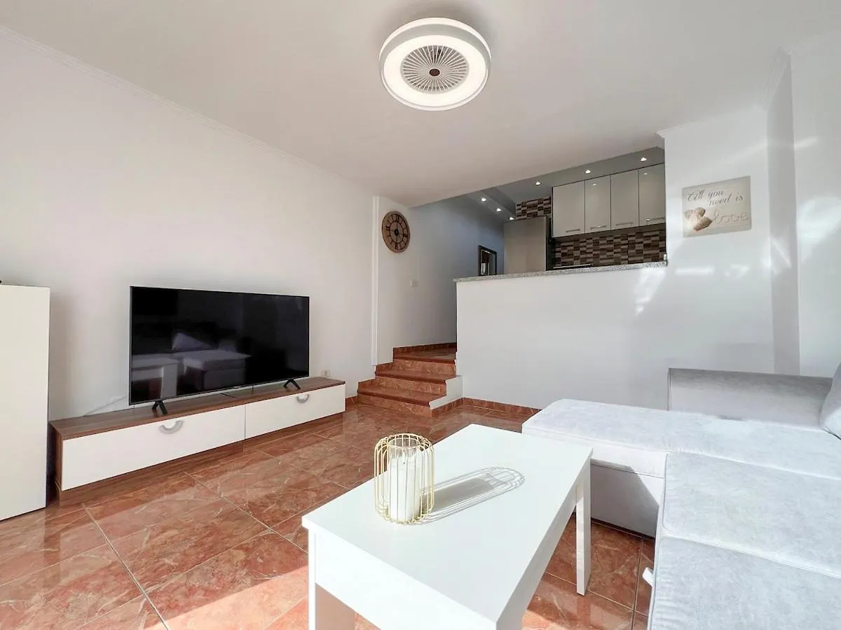Oasis San Eugenio By Altamar Homes Адехе 0*,  Испания