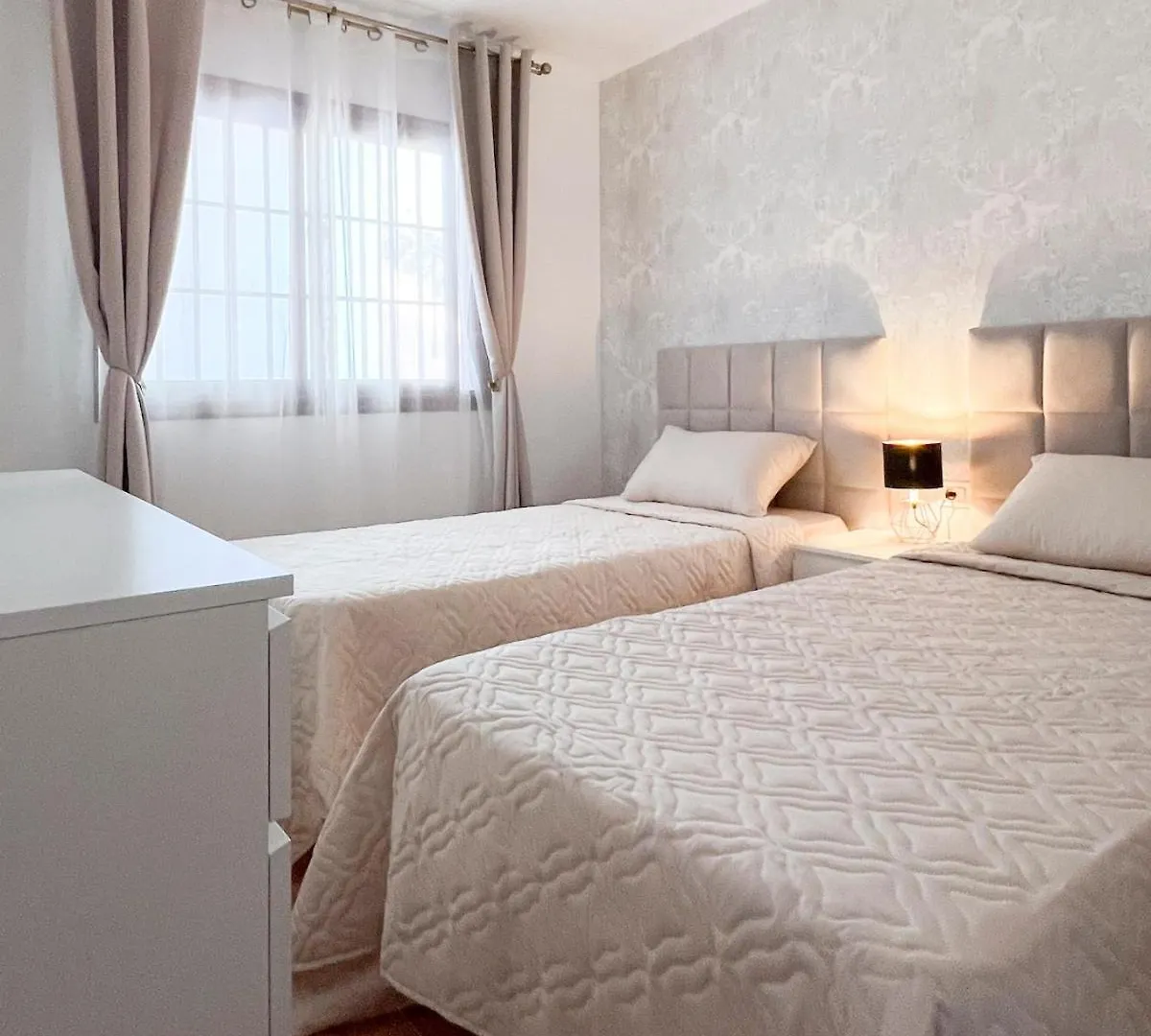 Oasis San Eugenio By Altamar Homes Адехе 0*,  Испания
